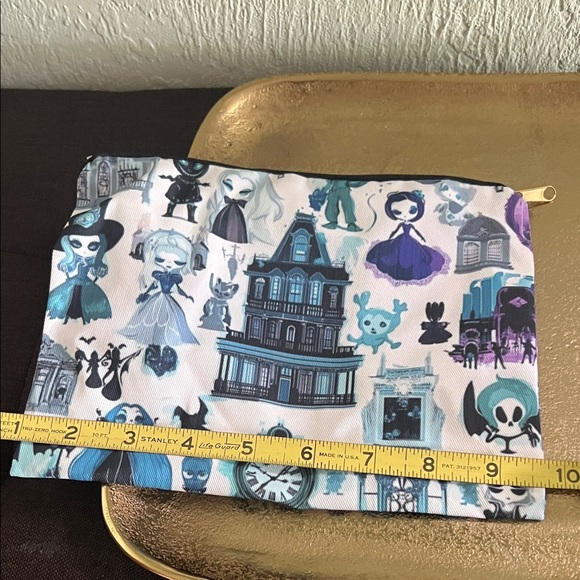 #1580** Halloween Mansion Home Make-Up Minnie Bag - Picture 3 of 4